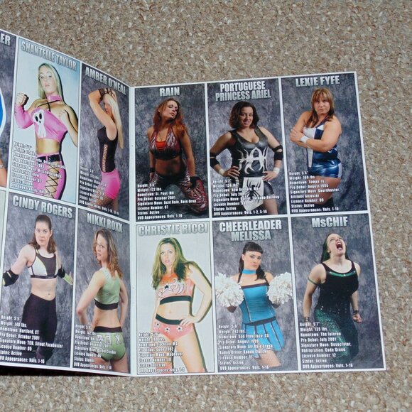 Shimmer Women Athletes 2005-2007 Roster Album Magazine Becky Lynch Beth Phoenix - Picture 3 of 8